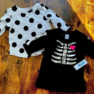BUNDLE: 2 Old Navy- infant long sleeve t-shirts. Size: 0-3mos